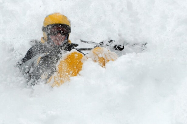 video avertismentul salvamont risc insemnat de avalansa in bucegi dupa caderile masive de zapada 695c083b6586b