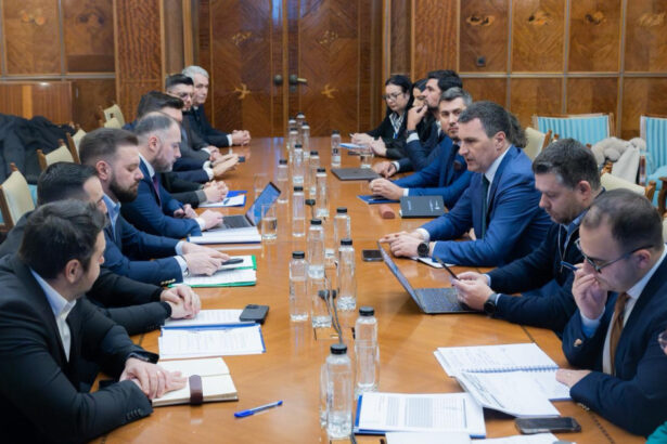 video bugetul capitalei discutat la guvern ciprian ciucu si primarii de sector au prezentat necesarul de finantare 697a3e70110cb