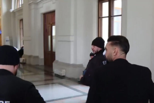 video dorian popa a ajuns cu nasul bandajat la un nou termen de judecata influencerul a plans in fata judecatorilor 696e6eed01f3d