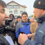 video gata cu smecheria protest intr un oras din suceava unde zeci de oameni sunt nemultumiti de cresterea taxelor ce spune primarul 695bbe2ea533e