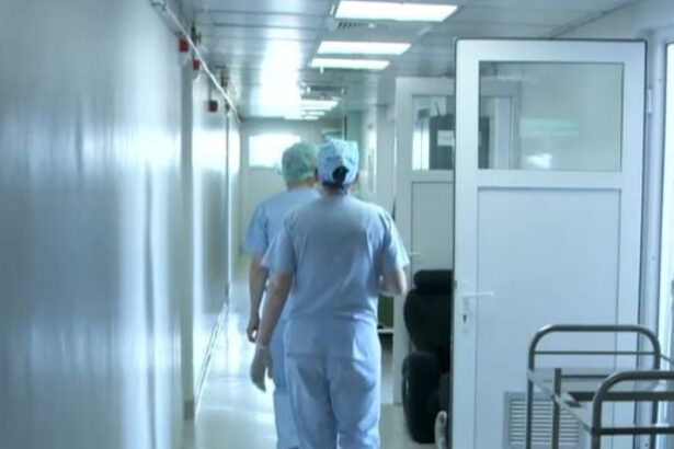 video medici scutiti de garzi la spitalul judetean constanta fac kite stau prin carciumi ministrul rogobete trimite corpul de control 695a88cd5837f