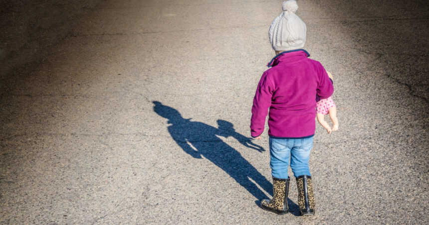 video pedeapsa pentru manipulare psihologica asupra unui minor psihiatru e nevoie de consiliere pentru a facilita conexiunea parinte copil 696b77b2b9db7