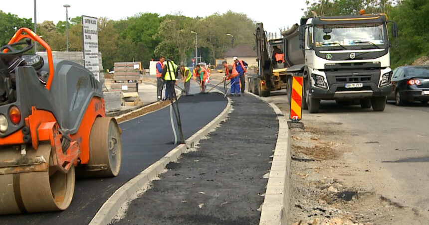 video primaria unui mare oras din romania obligata de instanta sa asfalteze si sa puna trotuare reclamanta a primit si despagubiri morale 6969f856bf70c