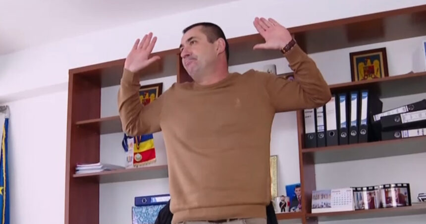 video primarul din giurgiu anchetat dupa ce a trimis poze indecente unei minore se apara spunand ca nu stia varsta ei mesajele il contrazic 6968a3635a19e