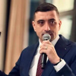 video sa ti stea in gat mesajul unui vicepresedinte pe catre george simion dupa ce a taiat tortul in forma groenlandei 6972209fb2340