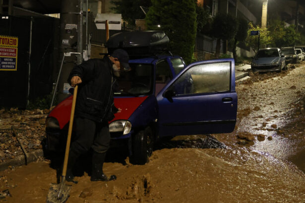 videofoto ploile torentiale fac ravagii in grecia doi morti si sute de interventii ale pompierilor in atena 6971e15c9f88f