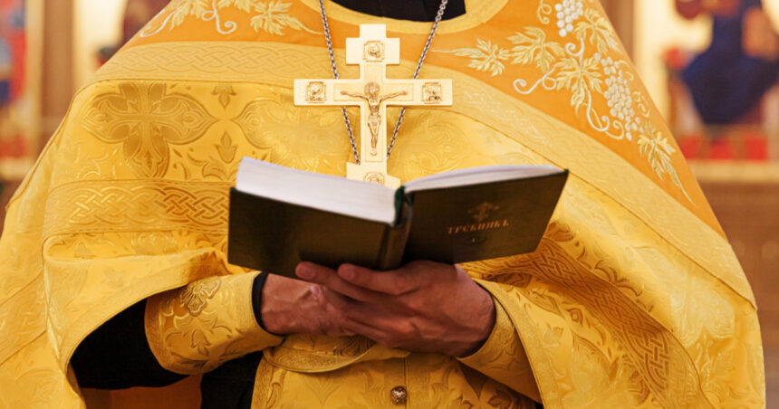 zi cu cruce rosie in calendar pe 25 ianuarie preotul explica semnificatia praznicului si obiceiurile care aduc binecuvantare in casa 6975c0bf50a6a