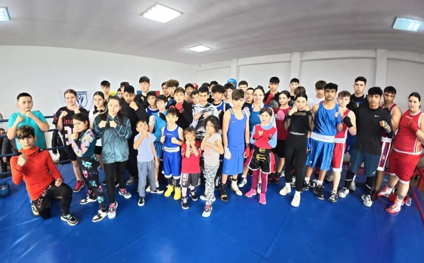 antrenament comun cu peste 70 de pugilisti in sala axiopolis din cernavoda 698b85ad96b41