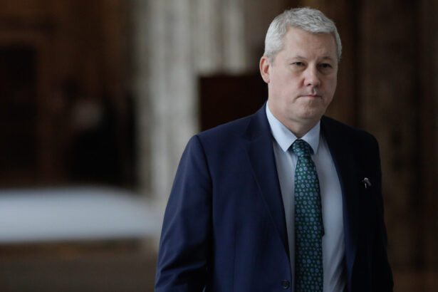 catalin predoiu ministrul de interne il contrazice pe raed arafat limitarea accesului minorilor la retele sociale nu e solutia 697f4faba197a