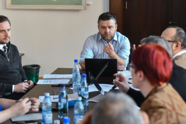 ciprian ciucu a cerut stb un plan de reducere a cheltuielilor anuntul primarului capitalei despre situatia transportului public 69823cab8d034