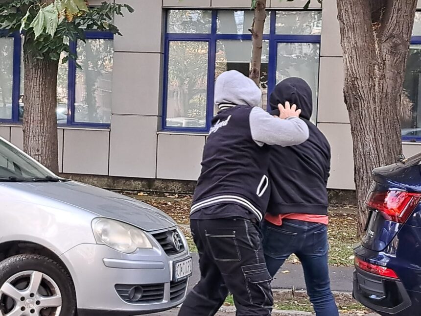 conflict in trafic final incredibil la constanta si a lovit mama cu pumnul in fata 698b06dd0f669