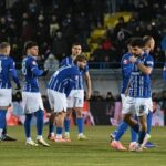 criza dubla la farul alb albastrii sufera si sportiv si financiar din cauza lipsei de rezultate 699cb7790a0b3