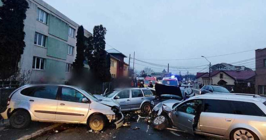 doua femei au fost ranite dupa ce cinci masini s au ciocnit in turda 6980e3f1abcb7
