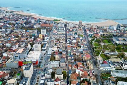 prefectul ataca hcl constanta prin care au fost stabilite impozitele locale pe 2026 si prin care a fost reintrodusa taxa de 200 de lei 698ea59f3bbd2