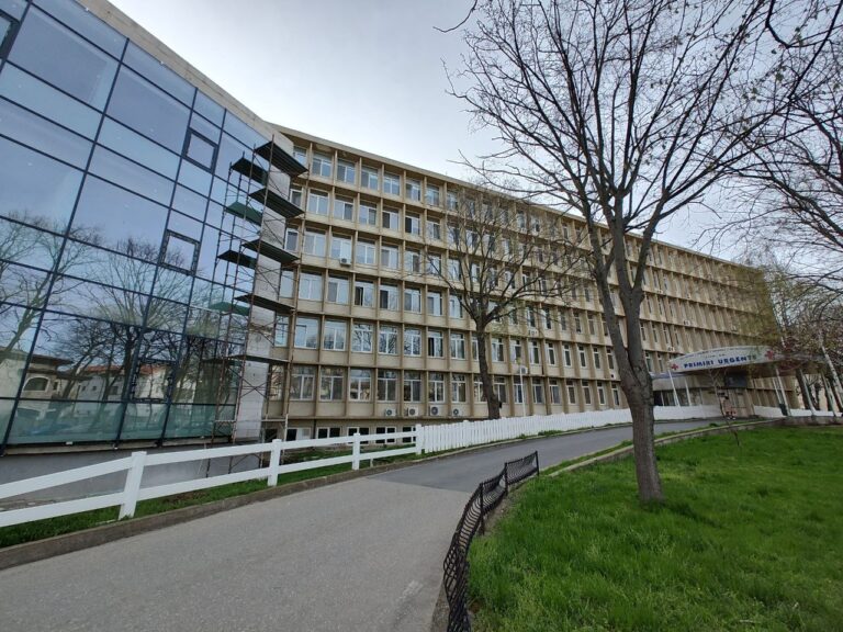 se schimba comanda spitalul din mangalia va avea un nou sef primarul paul foleanu a emis dispozitia de incetare pentru alina dan sefa unitatii sanitare 6985db7c58ad3