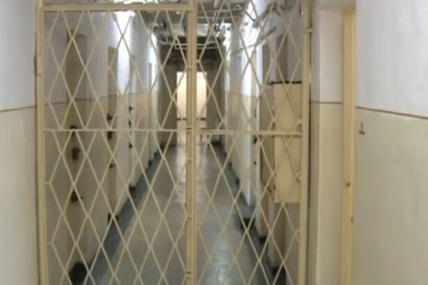 agent sef de la penitenciarul ploiesti cercetat pentru luare de mita ce ar fi introdus el in unitatea de detentie 69bc14b0679d4