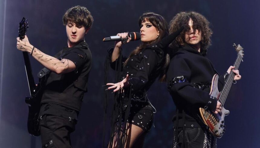 alexandra capitanescu prima reactie dupa ce a fost criticata melodia choke me care a dus o in semifinala eurovision 2026 de la viena 69bbea52016e3