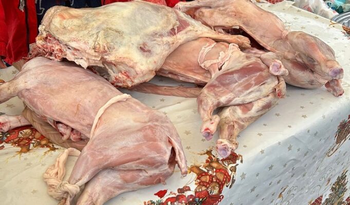 ampla actiune de control in targul de pe varianta ovidiu sute de kilograme de produse alimentare confiscate 69c90ae31645b