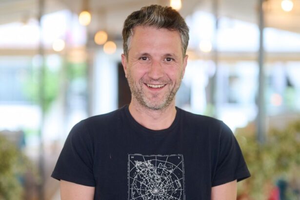 andi moisescu rupe tacerea dupa ce emisiunea apropo tv a fost scoasa din grila pro tv sa fim sinceri e suficienta agitatie si galagie in jur asta mai lipsea 69bc1b80a184a