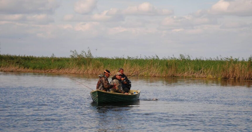aproape 40 dintre pescarii din delta dunarii risca sa ramana fara autorizatie exista suspiciuni de pescuit la negru 69c809db19f30