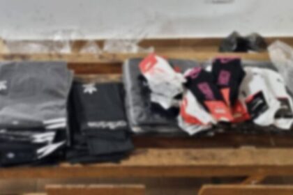 articole vestimentare susceptibile a fi contrafacute confiscate de politistii de frontiera la mangalia 69ca404ee51e8