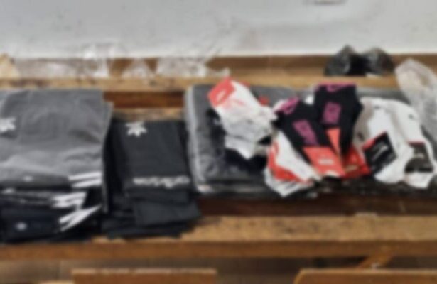 articole vestimentare susceptibile a fi contrafacute confiscate de politistii de frontiera la mangalia 69ca404ee51e8