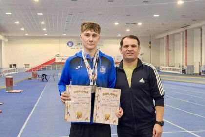 atletul de la cs medgidia alin mihai savlovschi pe podium la nationalele in sala 69a6f5d83e21c