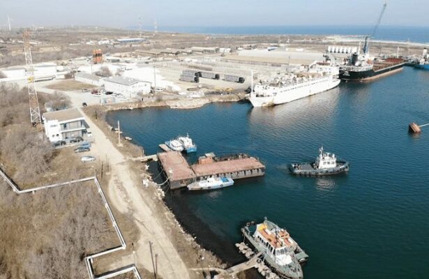 au fost reluate cautarile marinarilor disparuti dupa scufundarea remorcherului astana in portul midia 69bbb8baef7be