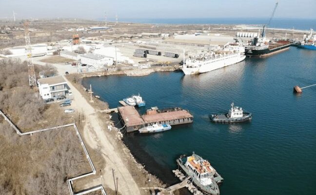 au fost reluate cautarile marinarilor disparuti dupa scufundarea remorcherului astana in portul midia 69bbb8baef7be