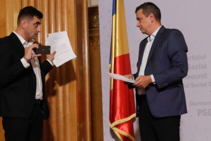 aur depune motiune de cenzura in ziua in care psd ameninta ca iese de la guvernare udmr caderea guvernului duce la cresterea deficitului bugetar si la imprumuturi externe mai scumpe 69cba26ccc398