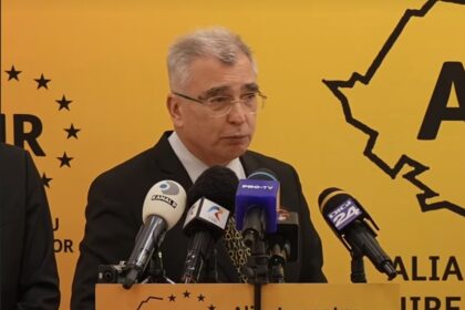 aur respinge orice idee de intrare la putere cu partidele din coalitie petrisor peiu am putea guverna insa pentru o perioada de timp scurta si asta in cazul in care vorbim de anticipate 69c7c816d3dbf