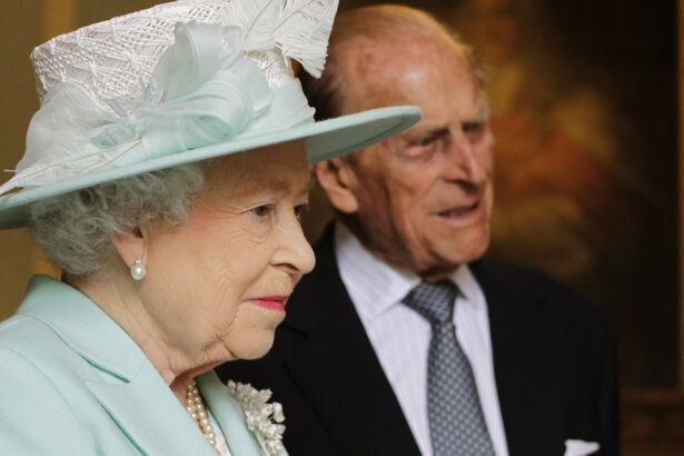 cauza reala a mortii printului philip si ce a suparat o pe regina elizabeta a ii a biografie 69cb75fdb4f9f