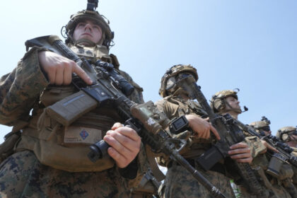 ce ar putea insemna sosirea a 17 000 de soldati ai sua in orientul mijlociu in 2003 invadarea irakului a presupus 150 000 de militari 69c83f538c9cc