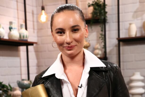 chefi la cutite 2026 marina luca a primit cutitul de aur din partea lui chef alexandru sautner 69b9402fc9a5b