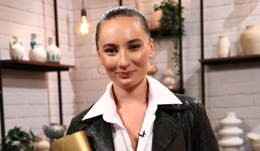 chefi la cutite 2026 marina luca a primit cutitul de aur din partea lui chef alexandru sautner 69b9402fc9a5b