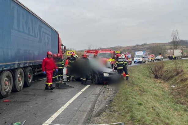 cinci morti in cluj intr un accident in care au fost implicate doua camioane si un autoturism a fost chemat un elicopter smurd 69ca2834079b8