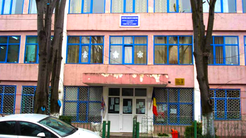 copii tinuti in frig la poarta scolii nr 36 isj invoca scoala altfel si acordul parintilor 69a564b0de45a