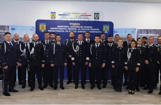 de ziua politiei 11 ofiteri si 21 de agenti de politie din cadrul ipj constanta avansati in grad inainte de termen 69c54b20abc09