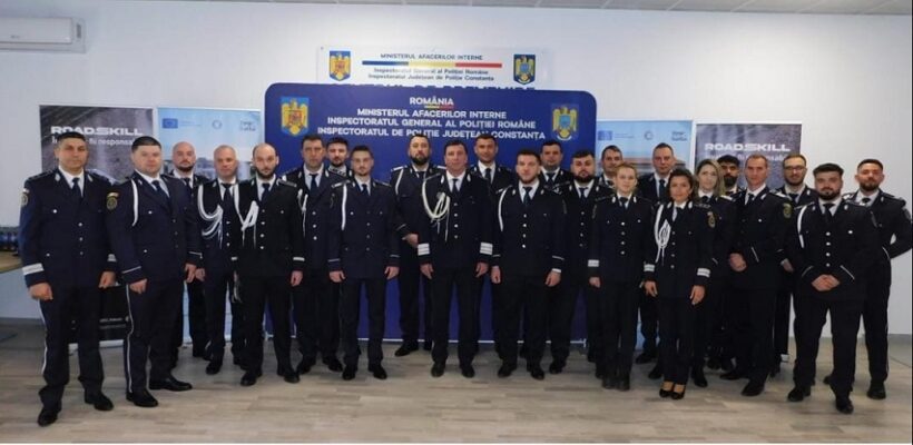 de ziua politiei 11 ofiteri si 21 de agenti de politie din cadrul ipj constanta avansati in grad inainte de termen 69c54b20abc09