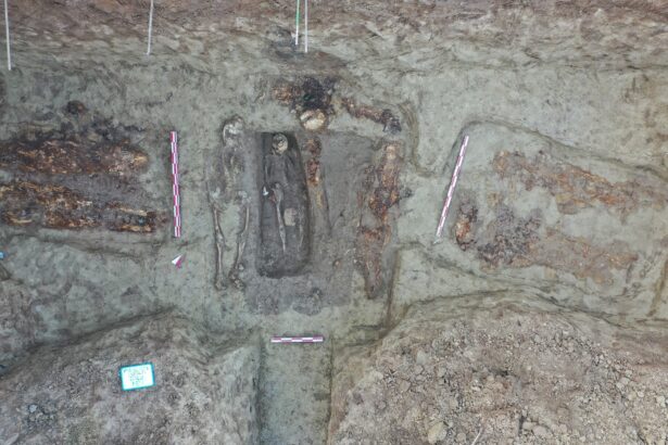 descoperire rara in inima tomisului ce ascundeau mormintele romane de sub un santier din constanta 69bb1b77b6bc6