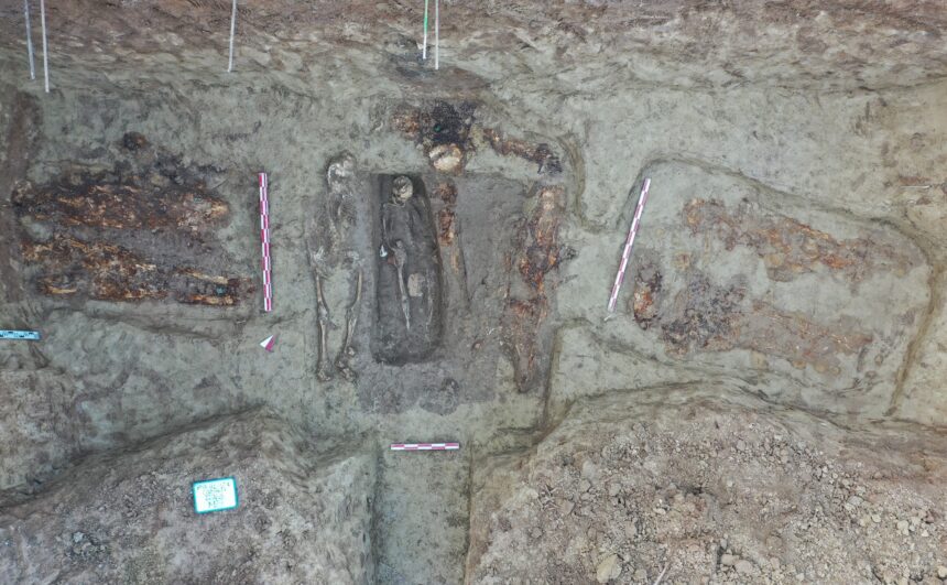 descoperire rara in inima tomisului ce ascundeau mormintele romane de sub un santier din constanta 69bb1b77b6bc6