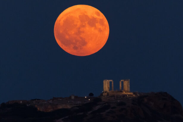 evenimente astronomice de neratat in aceasta primavara cand si cum poti vedea luna roz si luna albastra 69cb6145ba3d9
