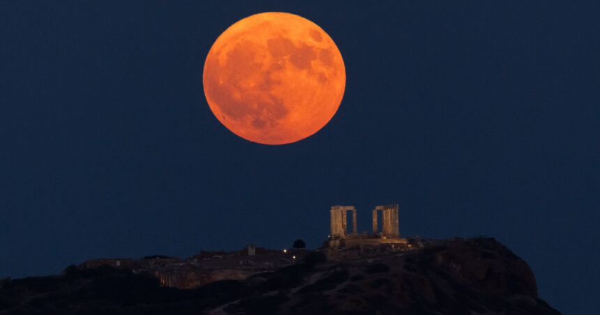 evenimente astronomice de neratat in aceasta primavara cand si cum poti vedea luna roz si luna albastra 69cb6145ba3d9