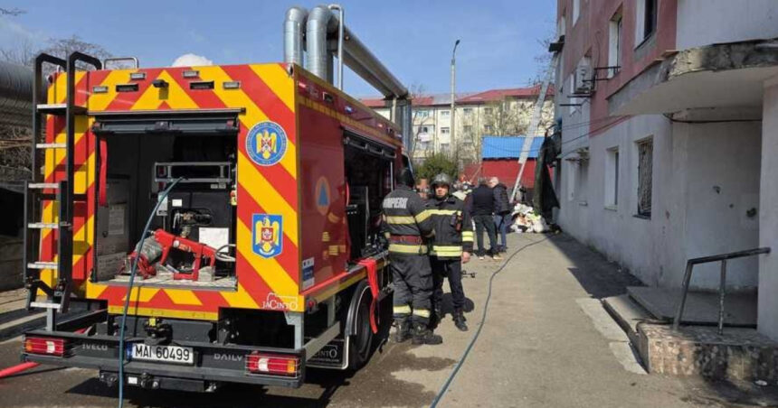explozie urmata de incendiu intr un bloc din bacau doi raniti si 22 de persoane evacuate 69c3c1e9b476a