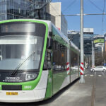 femeie lovita de tramvai in bucuresti dupa ce ar fi traversat pe rosu circulatia liniei 5 blocata 69c0025222985