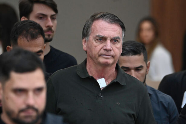 fostul presedinte brazilian jair bolsonaro externat din spital si plasat in arest la domiciliu 69c6d8c4a6186