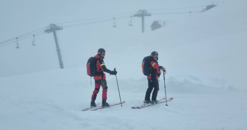 foto avertisment pentru turisti la sinaia zapada ortopedica de categoria i temperaturi ridicate si vizibilitate redusa pe munte 69cc2d5ff1eab