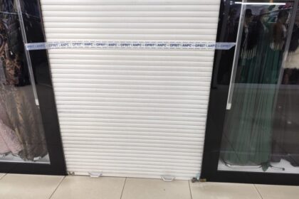 foto horia constantinescu in control la doraly mall magazine sigilate de inspectorii cjpc constanta 69b9420e0d706