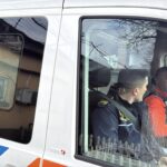 foto video condamnatul psd nicusor constantinescu scos din penitenciar cu ambulanta si dus sub paza la ponderas 69cbf9a873159