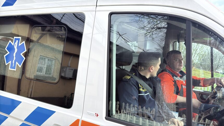 foto video condamnatul psd nicusor constantinescu scos din penitenciar cu ambulanta si dus sub paza la ponderas 69cbf9a873159